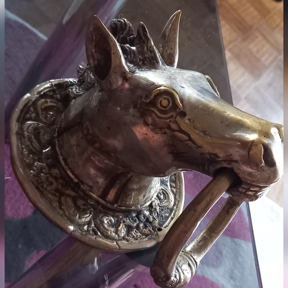 Door knocker - Picture 2 of 3